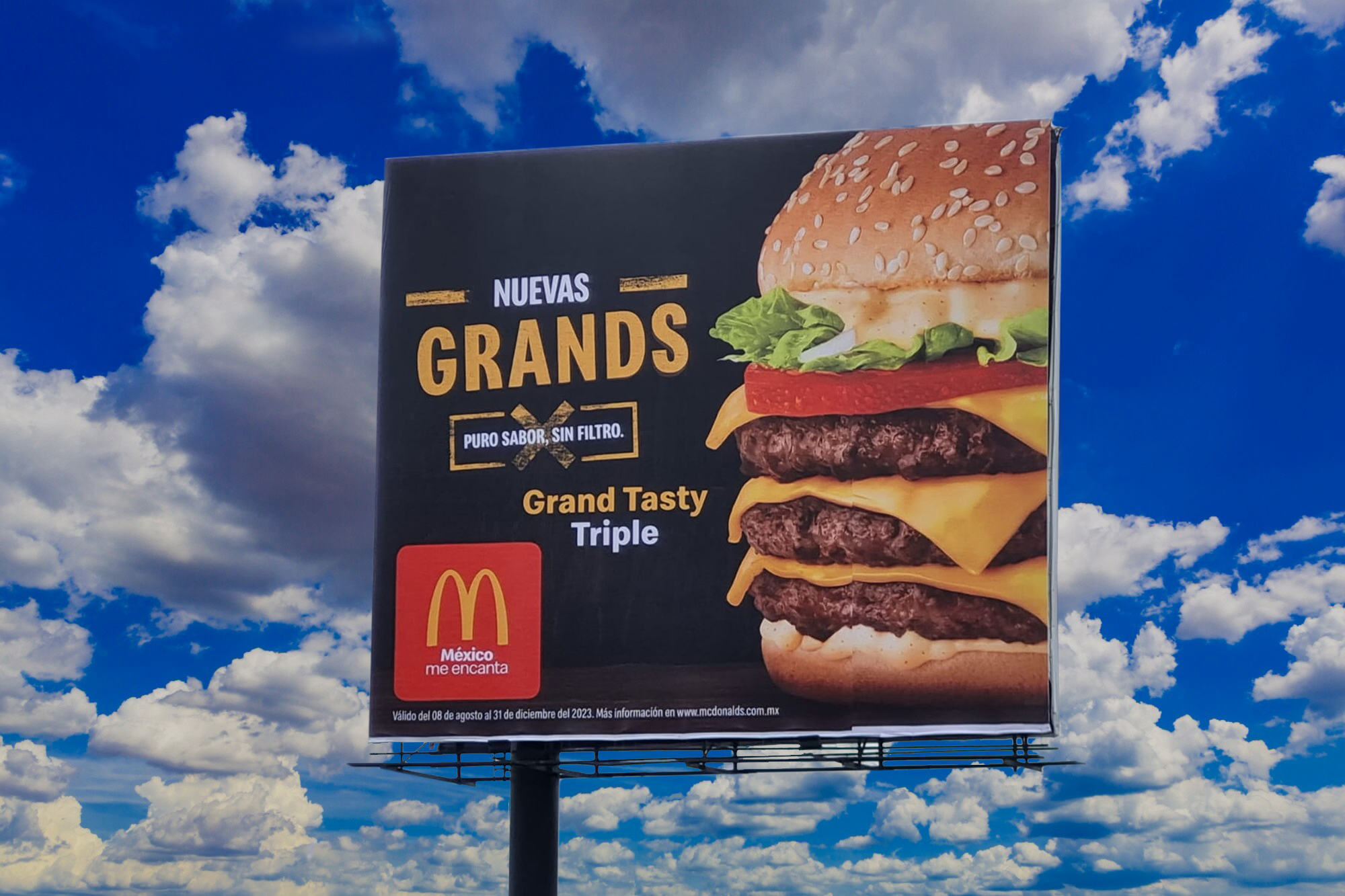 MC12.jpg Espectacular publicitario Mcdonalds