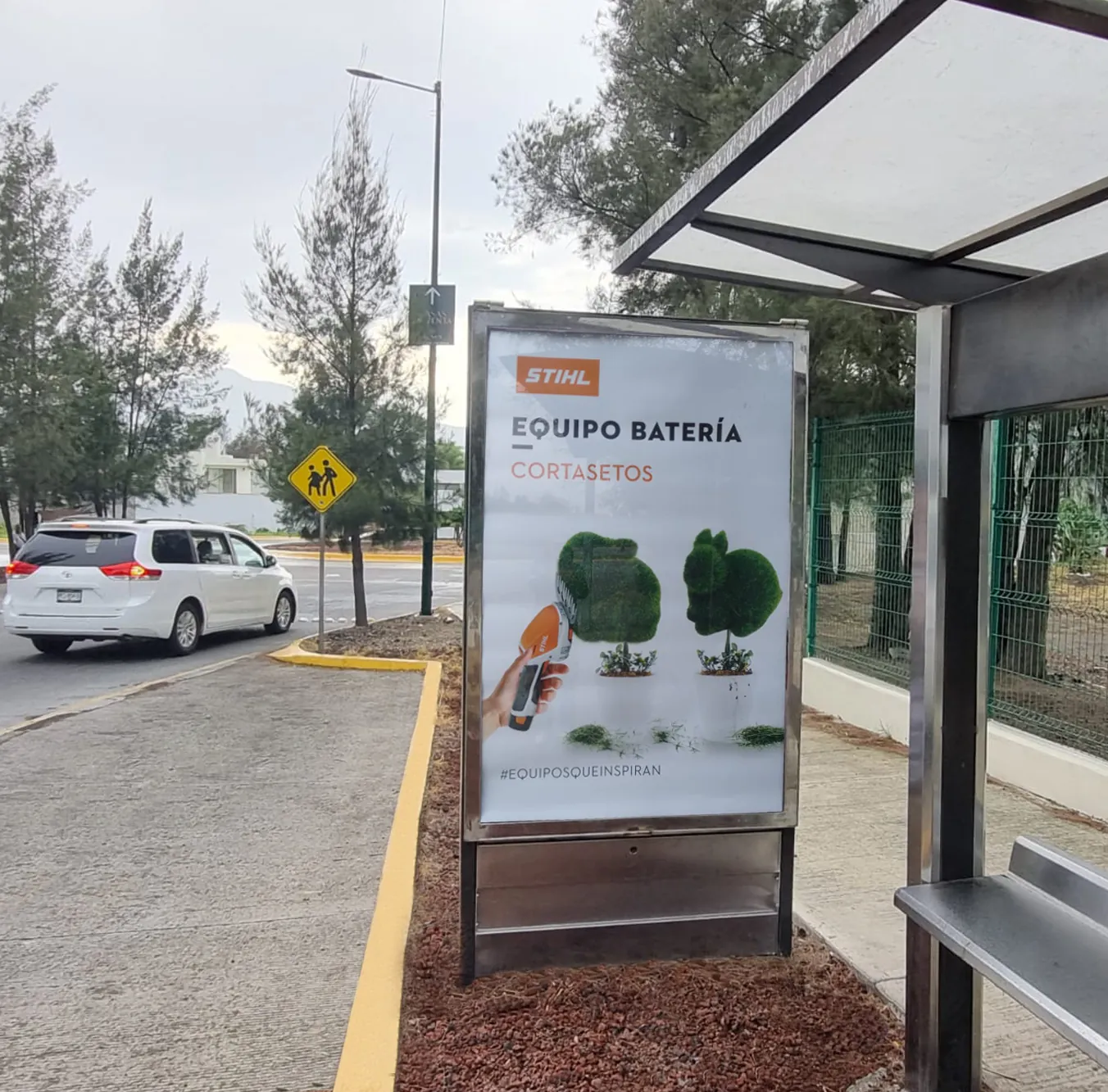 publicidad en mupis y mobiliario urbano